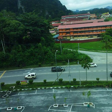 Syanaz Studio Apartment Gua Musang Exterior photo