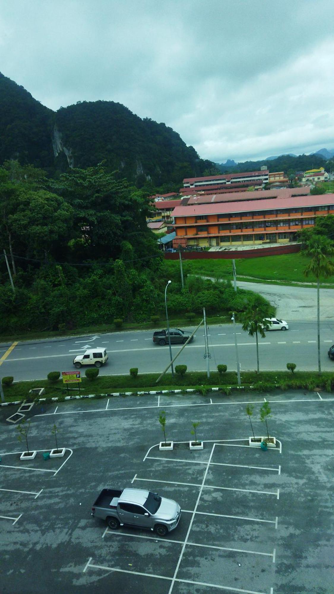 Syanaz Studio Apartment Gua Musang Exterior photo